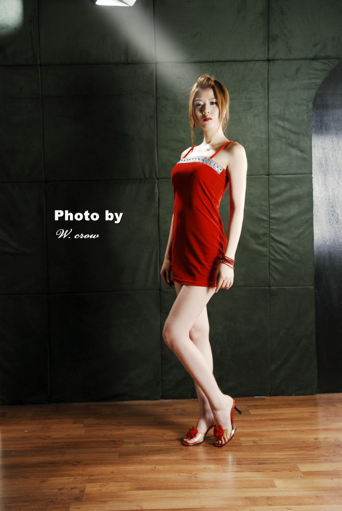 韩国性感美女车模韩美姬